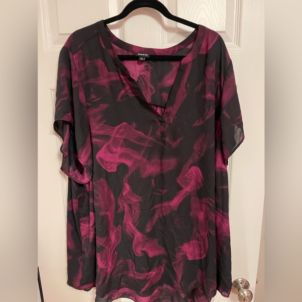 Torrid size 5 blouse